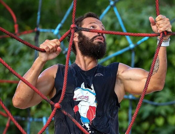 Survivor Avatar Atakan, aşk dolu paylaşımıyla baş döndürdü! Eşine yaptığı jest kıskandırdı - Resim: 2