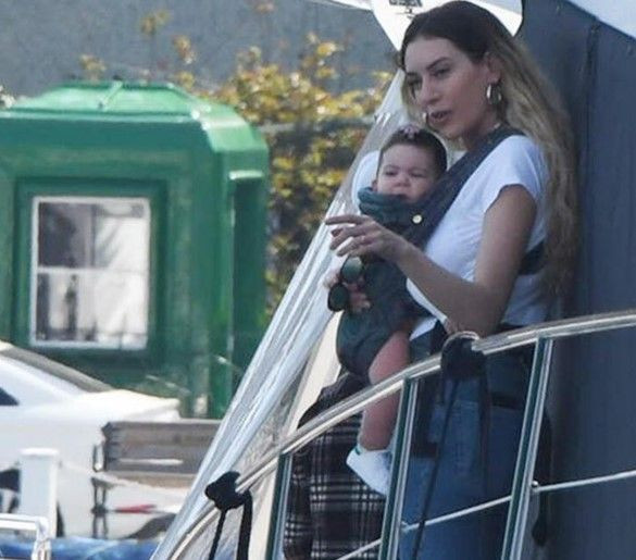 Sinem Kobal'ın kardeşini görenler şoke oldu! Meğer iki kardeş... - Resim: 4