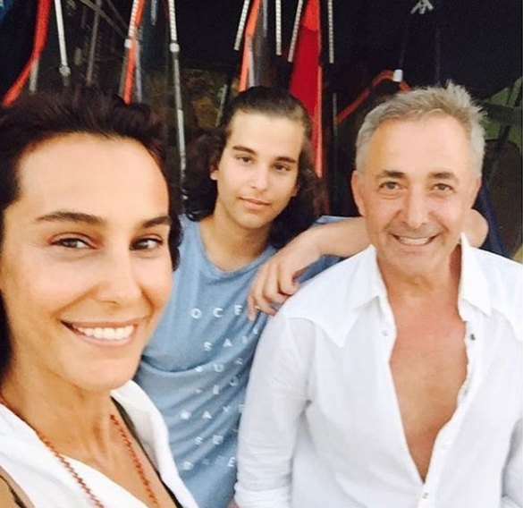 Mehmet Aslantuğ buna nasıl izin veriyor! Oğlu yanında bunu yaptı - Resim: 4