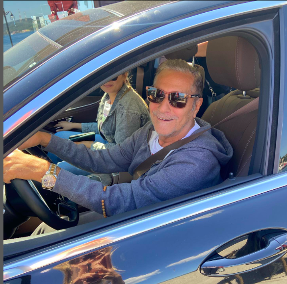 Yalınayak sokakta yatan Mehmet Ali Erbil şok etti! Herkes şov mu derken işin aslı çıktı - Resim: 1