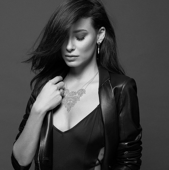 Sinan Akçıl'la aşk yaşıyor mu? İlk kez konuştu - Resim: 4