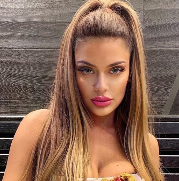 İşte Benim Stilim'in Yağmur Taktaş'ı cesur pozlarıyla esip geçiyor! - Resim: 3