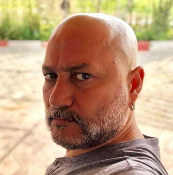 Hüsnü Şenlendirici koronadan kaçtı çiftçilik yapmaya başladı - Resim: 1