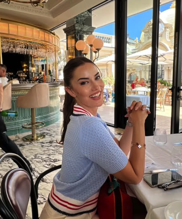 Fahriye Evcen sosyal medyayı yıktı geçti! O fotoğraflara beğeni ve yorum yağdı - Resim: 2