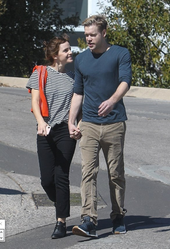 Emma Watson ilk kez görüntülendi fena yakalandı - Resim: 3