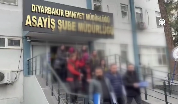 Diyarbakır'da bohçacı kılığına giren hırsızlar yakalandı, mal varlıkları herkesi şoke etti - Resim: 1