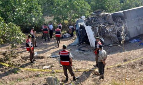 Yolcu otobüsü dehşet saçtı - Resim: 3