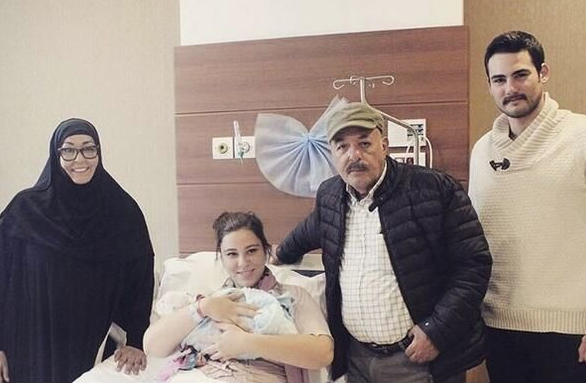 Ferdi Tayfur'un kızı Tuğçe Tayfur kimdir eşi Taner Şafak ile tek celsede boşandı - Resim: 2