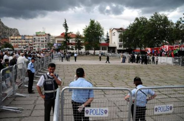 Mitinge sadece 34 kişi katıldı - Resim: 1