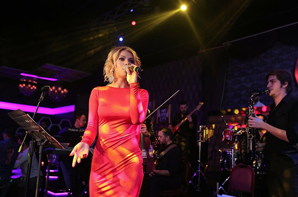 Kendi'den seyiriciyi utandıran soru: Siz hiç sevişmediniz mi? - Resim: 1