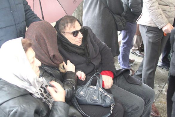 Cenazede espri yaptı! Eski eşten Mali'ye olay hareket - Resim: 4