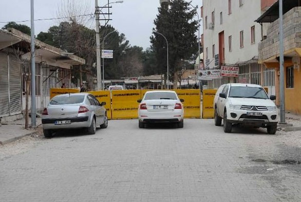 Üst düzey alarm yollar beton bariyerlerle kapatıldı - Resim: 2
