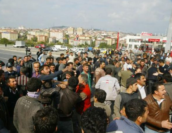 Anguslara kızdılar, E-5'i kapattılar! - Resim: 2