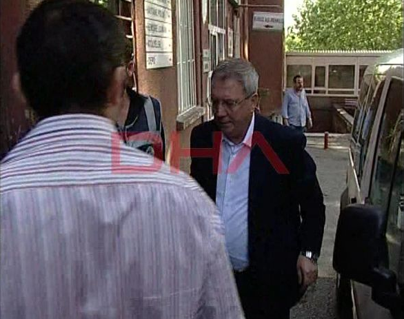 Aziz Yıldırım gözaltına alındı - Resim: 4