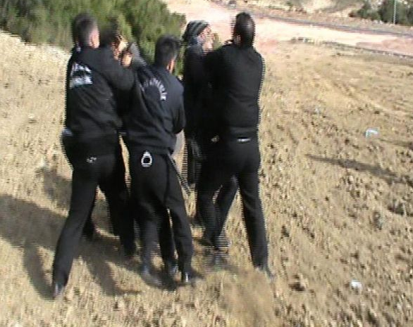 Bakan sanıp Vali'ye yumurta attılar! - Resim: 2