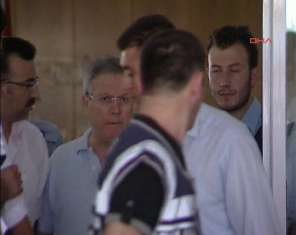 Aziz Yıldırım adliyeye böyle getirildi! - Resim: 2