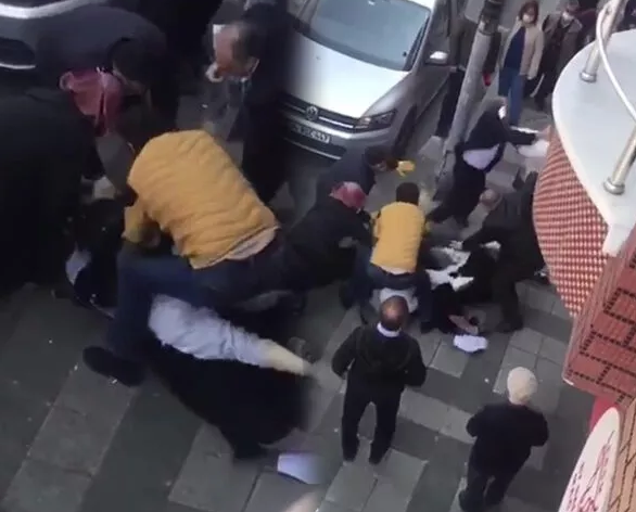 Olayın adresi Ümraniye! Kadınlar ekmek sırasında birbirine girdi - Resim: 3