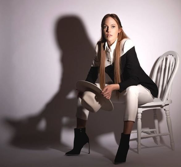 Meryem Uzerli Kur'an-ı Kerim okumaya başladı! Maneviyata yöneldi - Resim: 1