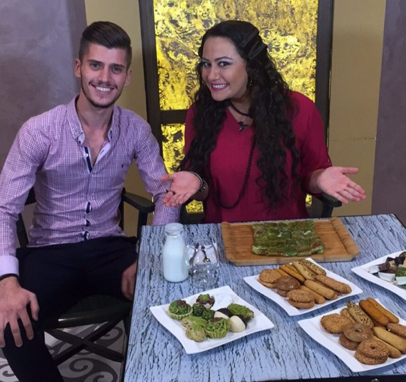 Anadolu'yu yiyen Ezgi Sertel doymadı arabasına buzdolabı koydu - Resim: 1