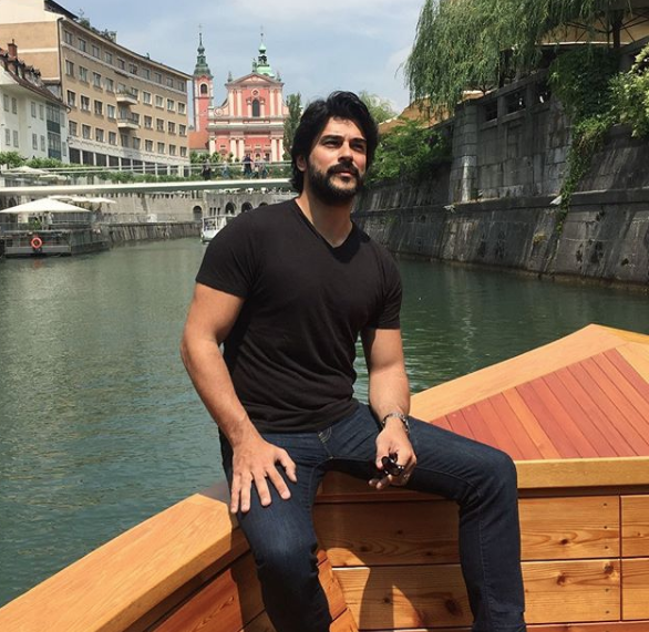 Burak Özçivit Diriliş Osman'a sıkı hazırlanıyor! Haftanın beş günü sekiz saat zorlu eğitim - Resim: 1