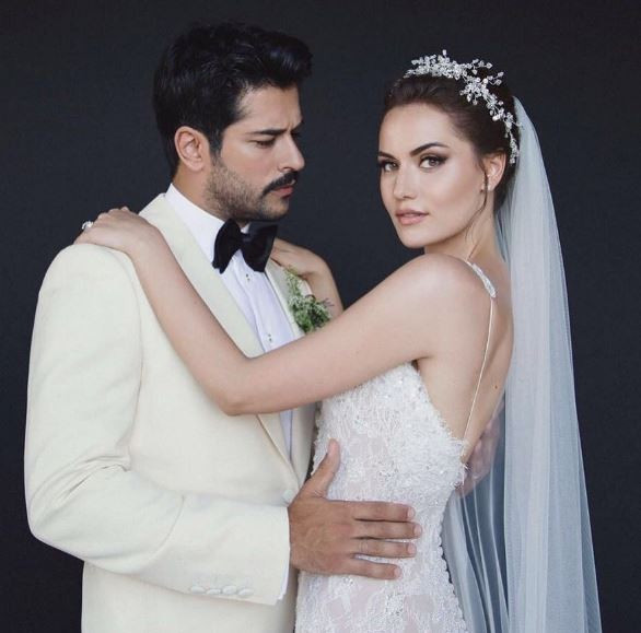 Fahriye Evcen'in gelinliği hakkında modacısı sonunda konuştu! - Resim: 1