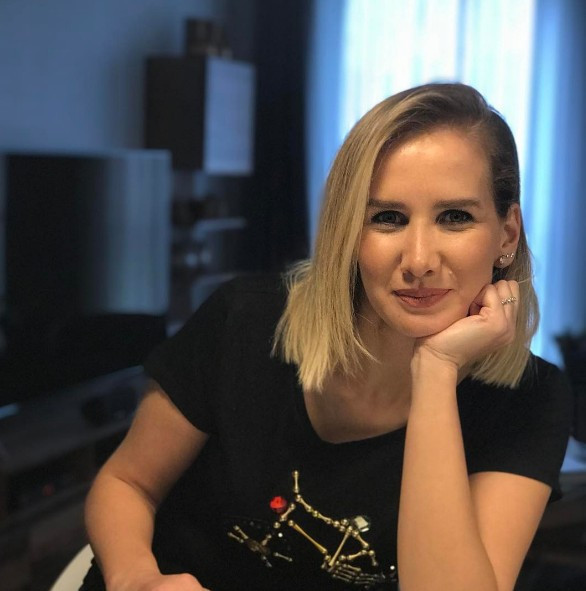 Esra Erol'un bilinmeyen kardeşi Bihter Erol'a bakın - Resim: 3