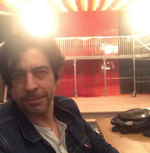 Okan Bayülgen evini paylaştı sosyal medya karıştı 'O nasıl küvet!' - Resim: 1