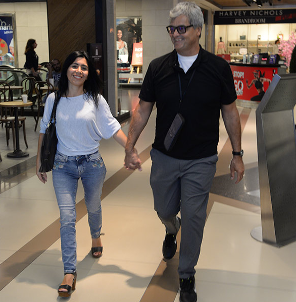 Eski manken Engin Koç yıllar sonra ortaya çıktı dudak dudağa yakalandı - Resim: 4