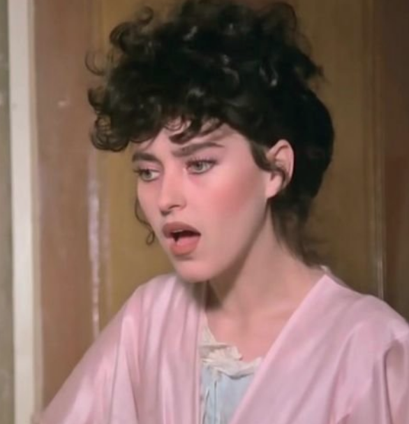 Yaprak Özdemiroğlu kimdir? Üvey kardeşi gündeme bomba gibi düştü - Resim: 4