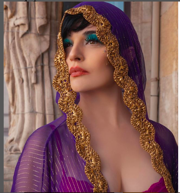 Gonca Vuslateri'den Melis Sezen'e sütyensiz destek! İçimde büyüyen... - Resim: 3