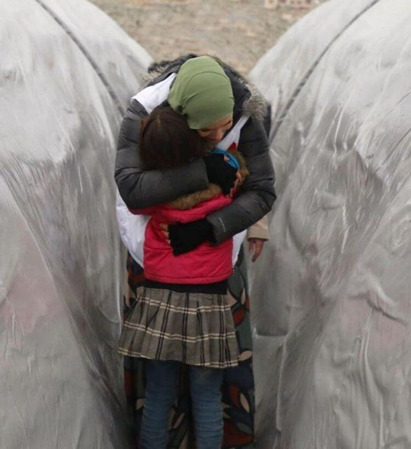 Umuda Koşanlar Derneği kurucusu Gamze Özçelik İdlib'de umut dağıttı! - Resim: 4