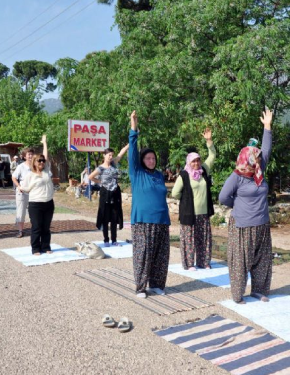 Yıkıma 'yoga'lı protesto! - Resim: 4