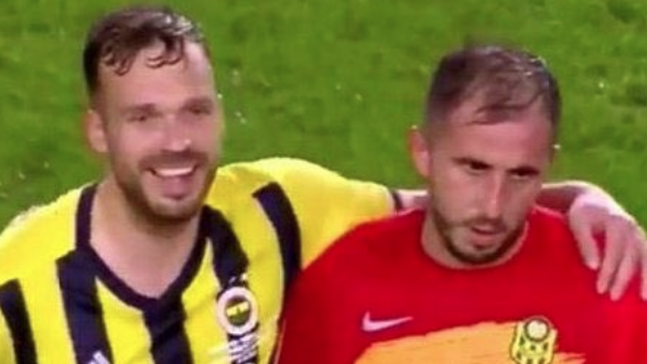 Filip Novak'tan tepki çeken kare sonrası özür - Resim: 0