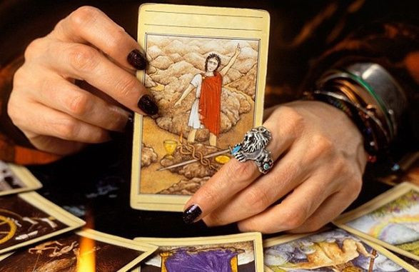 Aydın'da iğrenç olay! Genç kız fal baktırmaya gitti: 'Sende mühür var' dedi gözlerini bağlayıp... - Resim: 3