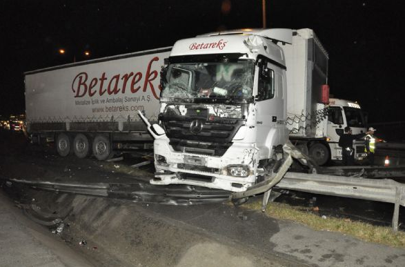 Yağmur İstanbul'u birbirine kattı! - Resim: 1