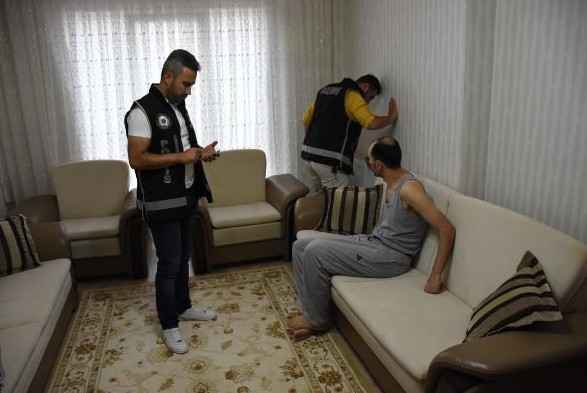 FETÖ'nün 'Gaybubet' evlerine baskın yakalananlara bakın! - Resim: 1