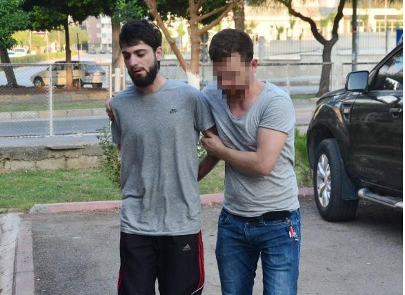 Kapıları koçbaşıyla kırıp bastılar bu halde yakaladılar - Resim: 4