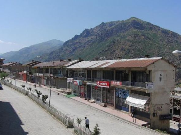 Şemdinli hayalet kente döndü - Resim: 1