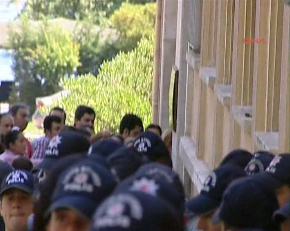 Aziz Yıldırım adliyeye böyle getirildi! - Resim: 1