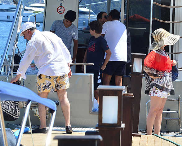 İvana Sert'in eski eşi ar sınırını geçti oğlu utanıp arkasını döndü - Resim: 3