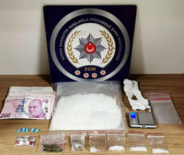 Bakan Ali Yerlikaya: 16 ilde uyuşturucu operasyonu düzenlendi! 99 zehir taciri yakalandı - Resim: 2