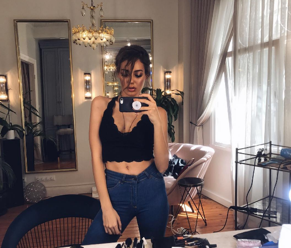 Dilan Deniz Çiçek'in sevgilisine bakın kendisinden 15 yaş büyük! - Resim: 1