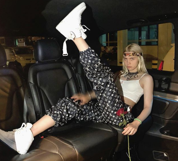 Aleyna Tilki makyajsız fotoğrafını paylaştı takipçileri ikiye bölündü - Resim: 4