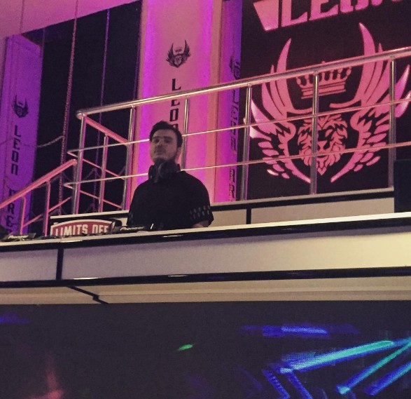 Mustafa Ceceli'nin kardeşi Sinan'a bakın yok bu kadar benzerlik - Resim: 4