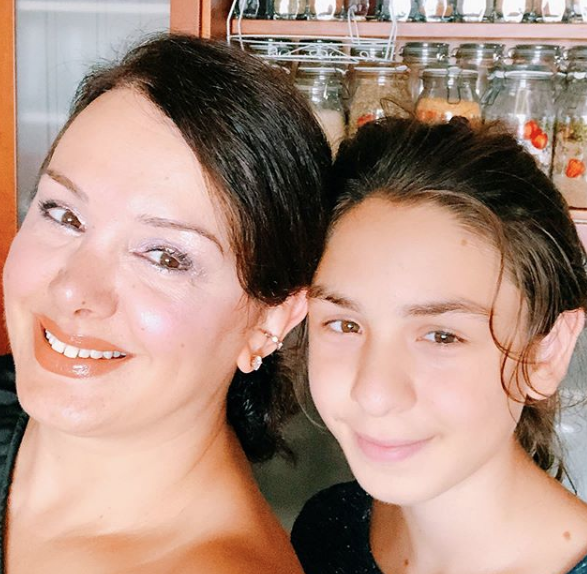 Esra Ceyhan'ın son hali inanılmaz gören şaşkınlığını gizleyemiyor - Resim: 3