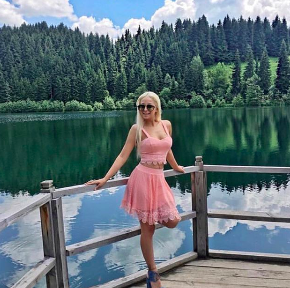 Pizzacıya kapıyı çırılçıplak açtı o anları yayınladı! Kimdir bu Merve Sanay? - Resim: 4