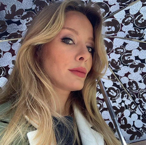 Zayıflığı eleştirilen Bade İşçil bikinisiyle görüntülendi vücuduyla şaşırttı - Resim: 4