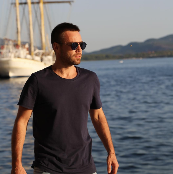 Murat Dalkılıç boşanır boşanmaz kolları sıvadı Hande Erçel'e sürpriz teklif - Resim: 3