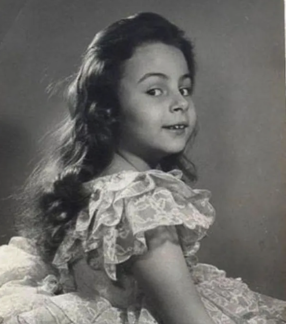 Yeşilçam yıldızı Ayşecik'in son halini görenler hayrete düştü! Kimse tanıyamadı - Resim: 4