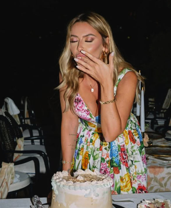 Hadise bu sefer Paris sokaklarını salladı! O hallerine bakanlar bir daha baktı - Resim: 2